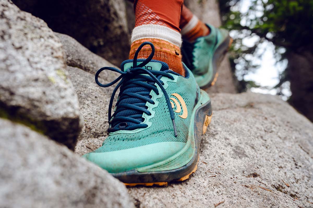 Hiking tennis outlet shoes